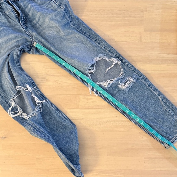 American Eagle Outfitters Women’s Mom Jean, size 0 Short - Picture 7 of 12